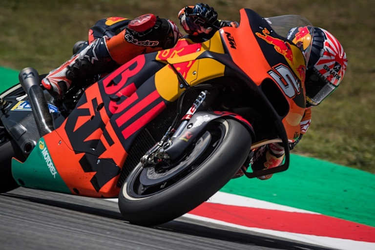 Nachdem er in Mugello darauf verzichtet hat, setzt Zarco auf dem rutschigen Catalunya-Circuit die Karbonschwinge ein