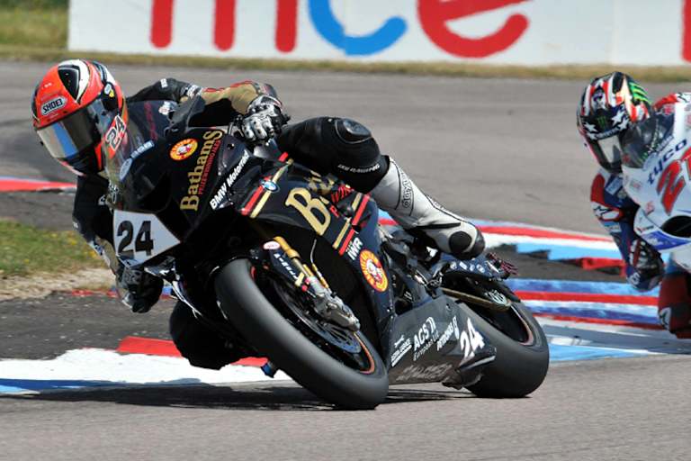 Patric Muff wehrt sich gegen John Hopkins