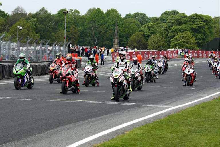 Shane Byrne (67), Joshua Brookes (3) und James Ellison (77)