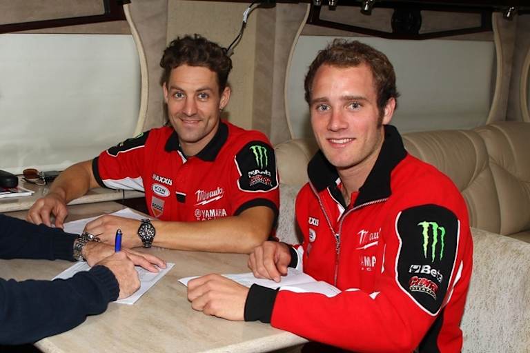 Tommy Bridewell (re.) und sein Teamkollege Joshua Brookes