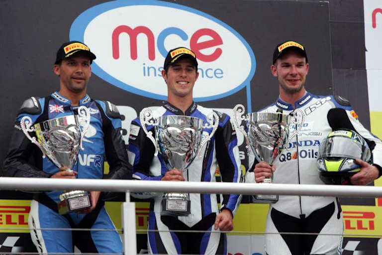 Patric Muff (re.) auf dem BSB-Evo-Podium (2011)