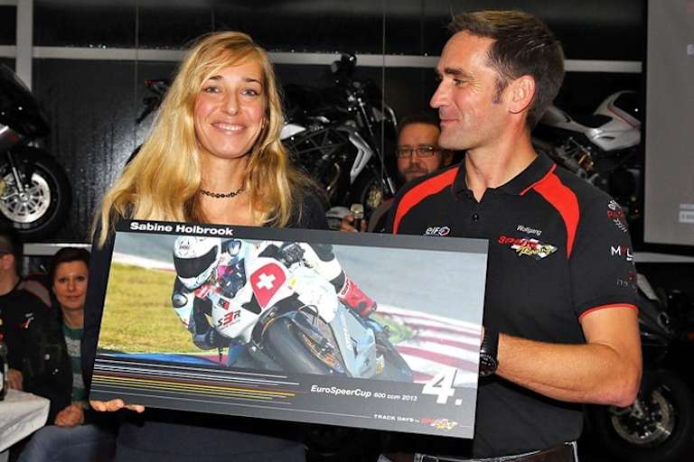 Sabine Holbrook: Vierter Gesamtrang im Euro Speer Cup 2013