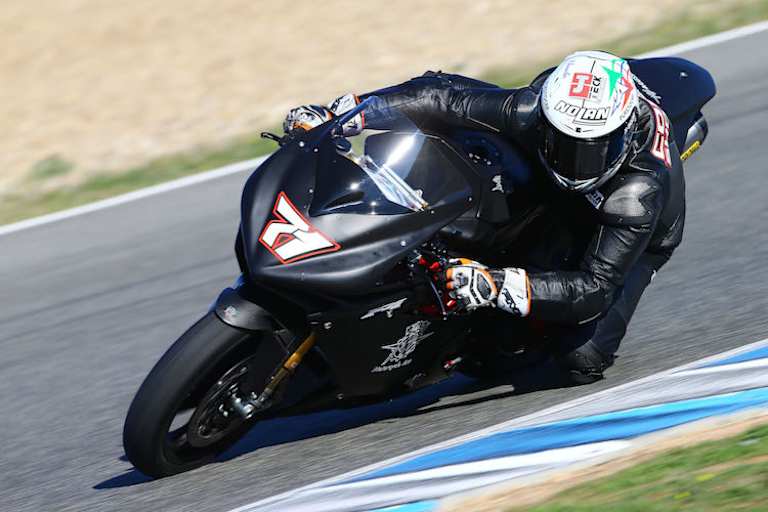 Claudio Corti mit der MV Agusta F4 beim Wintertest 2014