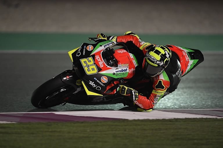 Andrea Iannone landete unter Flutlicht auf Rang 14