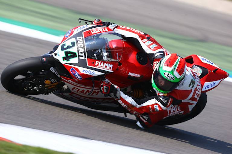 Ducati-Star Davide Giugliano blieb vorne