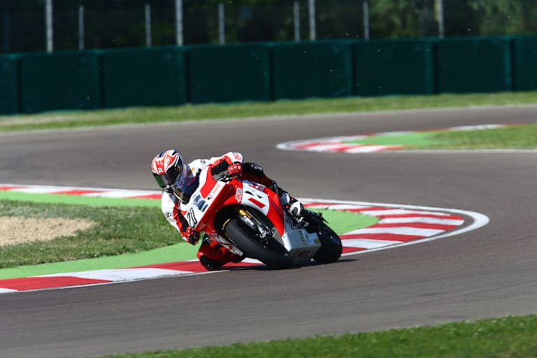 Aaron Yates erlernt mit 40 Jahren viele neuen Rennstrecken