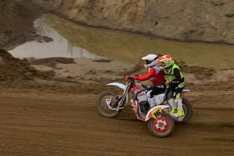 Dominique Aegerter als Beifahrer in Ottobiano