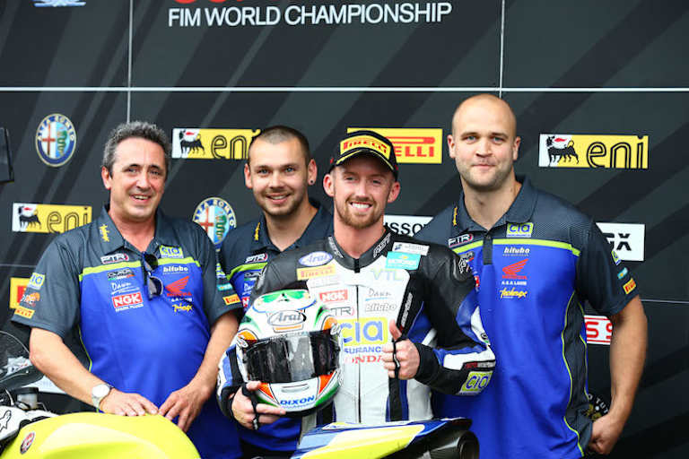 PTR-Boss Simon Buckmaster (li) war mit dem Auftritt seines Schützslings zufrieden