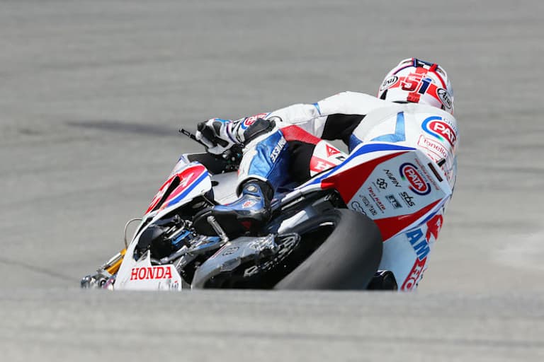 Leon Haslam taucht ab in der Corkscrew