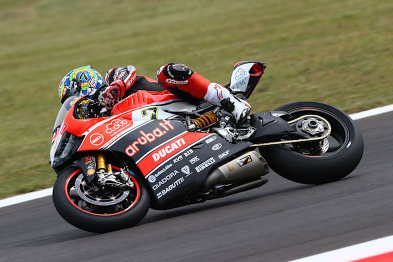 Der Akrapovic hat ein deutliches gändertes Design