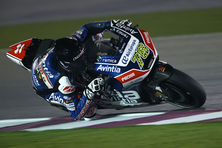 2016 ist Loris Baz in drei Jahren mit der dritten unterschiedlichen Reifenmarke unterwegs