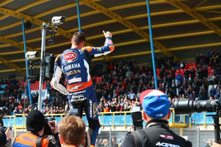 Ein Gruß an die Fans oder eine Entschuldigung für das verpasste Podium? 