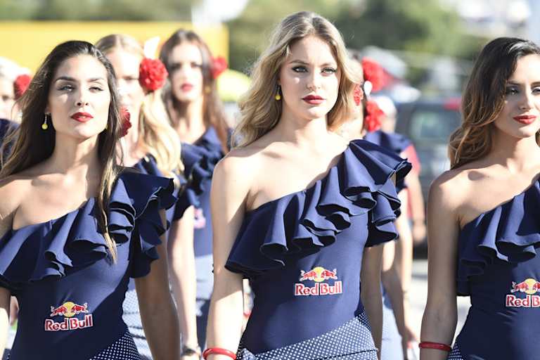 In der MotoGP sind die Grid Girls noch willkommen