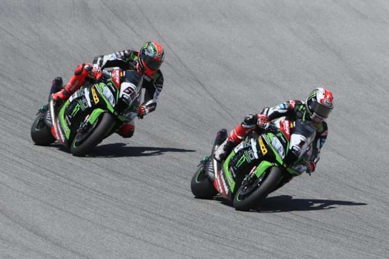 Jonathan Rea vor Tom Sykes – so dicht aber nur kurz