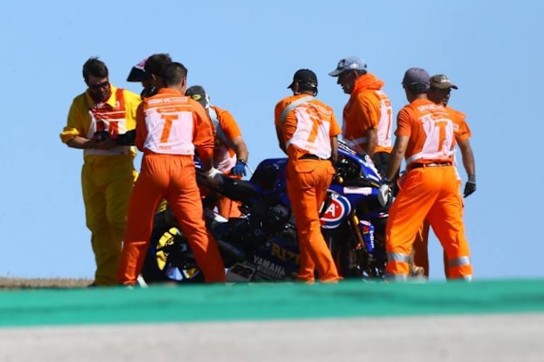 Im zweiten Lauf konnte Alex Lowes nach seinem Crash das Rennen nicht fortsetzen 