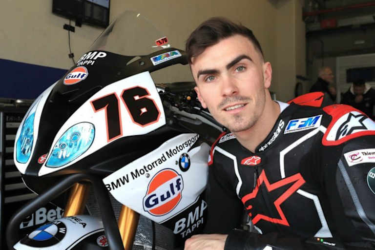 Seine angestammte Startnummer 76 bringt Loris Baz mit