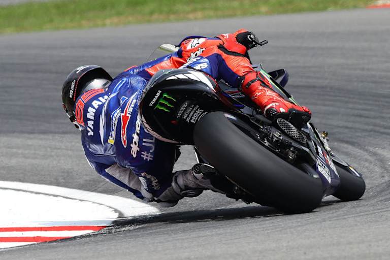 Anfang Februar schwang sich Jorge Lorenzo in Sepang wieder auf die Yamaha M1