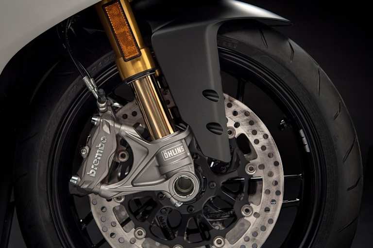 Nur das Beste war gut genug: Öhlins NIX30-Gabel, einteilige Brembo M4.32-Radialbremszangen 