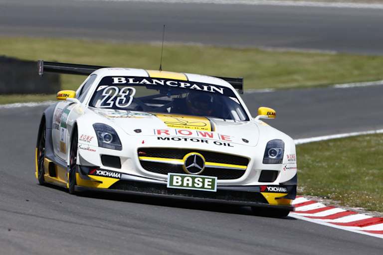 Alguersuari und Bastian starten im Flügeltürer-Mercedes