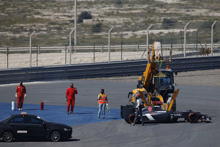 Harmloser Ausrutscher von Sutil nach Problemen mit der elektronisch gesteuerten Hinterradbremse