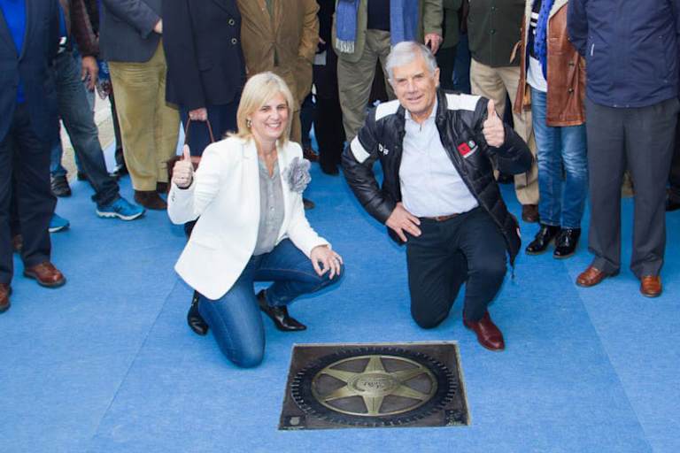 Giacomo Agostini wurde in Jerez geehrt, links die Bürgermeisterin 