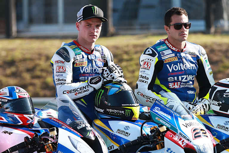 Die Suzuki-Piloten Alex Lowes (li.) und Randy de Puniet