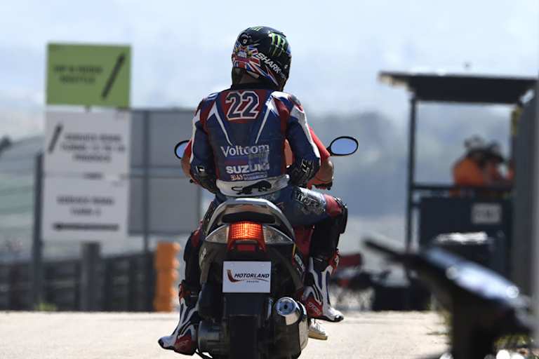 Alex Lowes nach seinem Sturz in Aragón