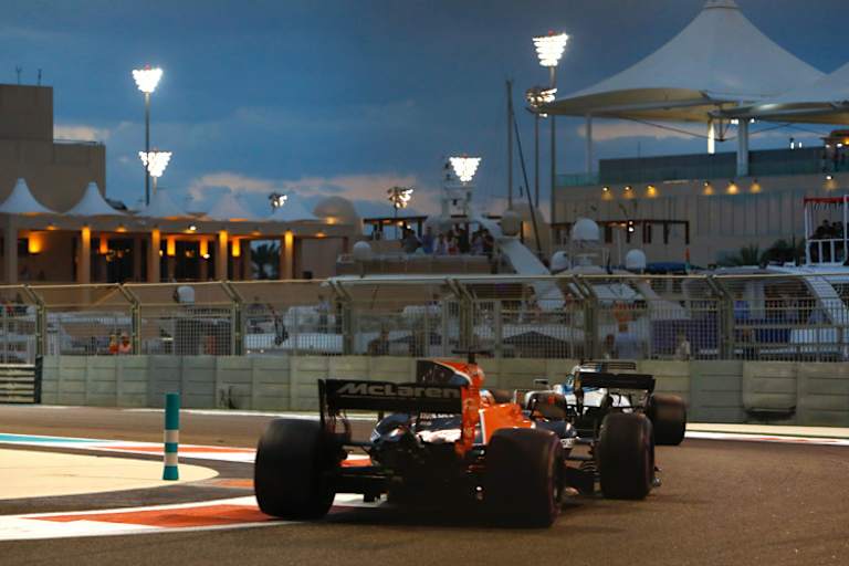 Noch ist Fernando Alonso und Stoffel Vandoorne das Herumalbern nicht vergangen