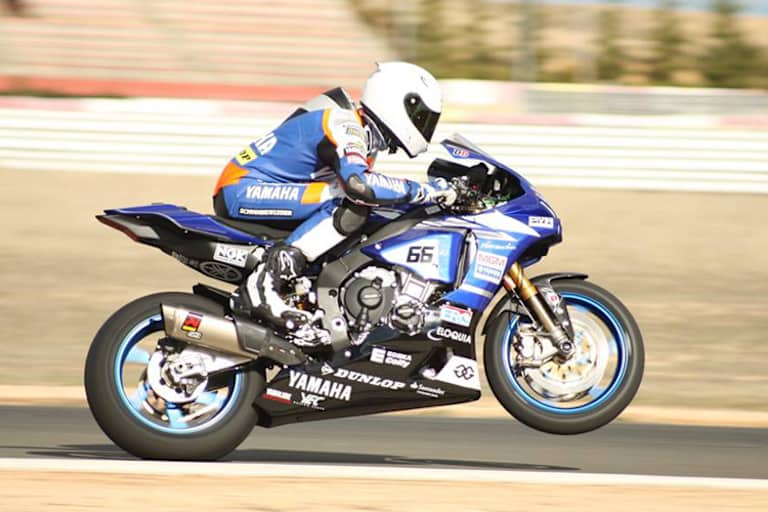 Florian Alt lernt sein Motorrad kennen