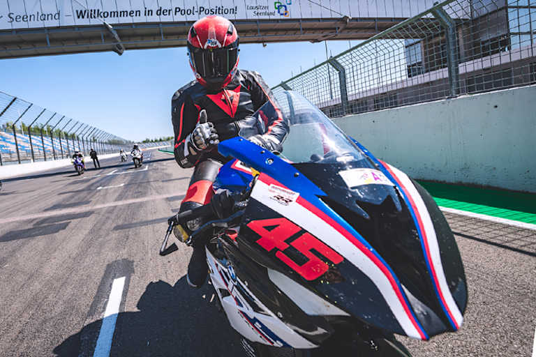 Andreas Peterlik erreichte starke Resultate im BMW S 1000 RR Cup