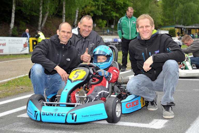 Drei Generationen Bergmeister: Jakob mit Vater Tim, Onkel Jörg und Opa Willi
