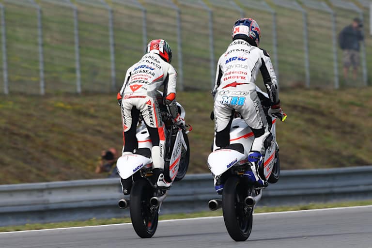 Bagnaia und Martin auf ihrem Mahindra-Bikes