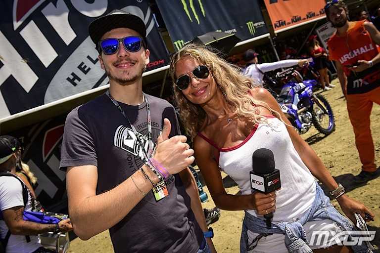 Lorenzo Baldassarri posiert mit Lisa Leyland