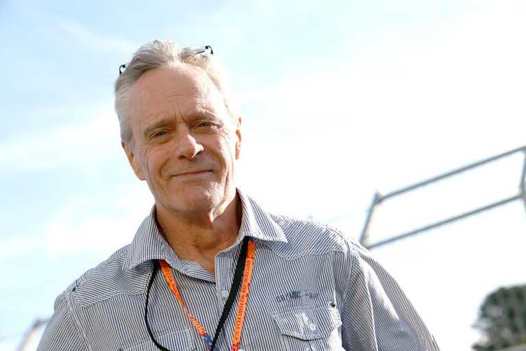 Heute kommt Kork Ballington dank OP ohne Brille aus