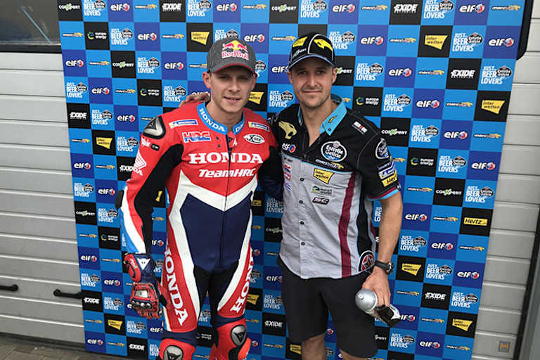 Stefan Bradl mit Tom Lüthi hinter der Marc VDS-Box