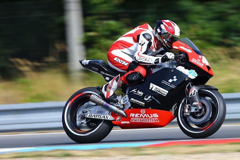 Martin Bauer auf der Suter-BMW in Brünn