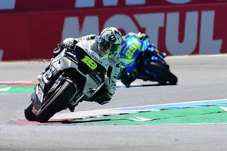 Álvaro Bautista in Assen im Rennen: Verfolgt durch Iannone
