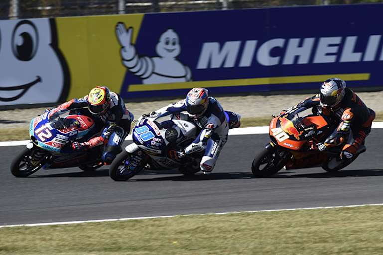 Da sah für Jorge Martin (88) noch alles gut aus: Im Sandwich zwischen Bezzecchi (12) und Binder (40)