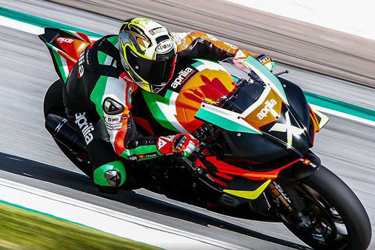 Max Biaggi auf der Aprilia X in Sepang