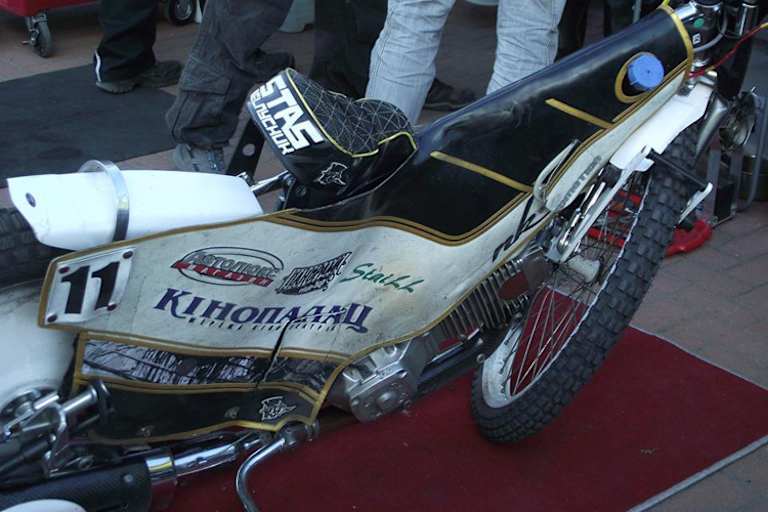 Das krumme Bike von Stanislav Melnychuk