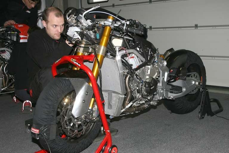 Ein Blick unter das Kleid der Bimota