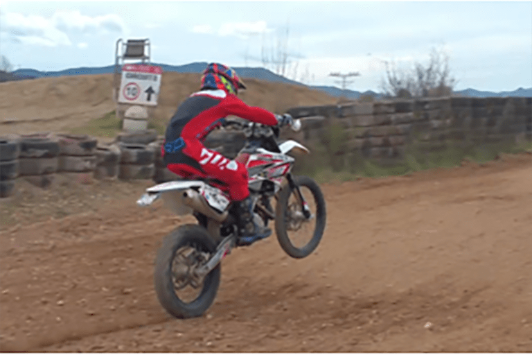 Im Winter trainiert der Spanier viel mit seiner Motocross-Maschine