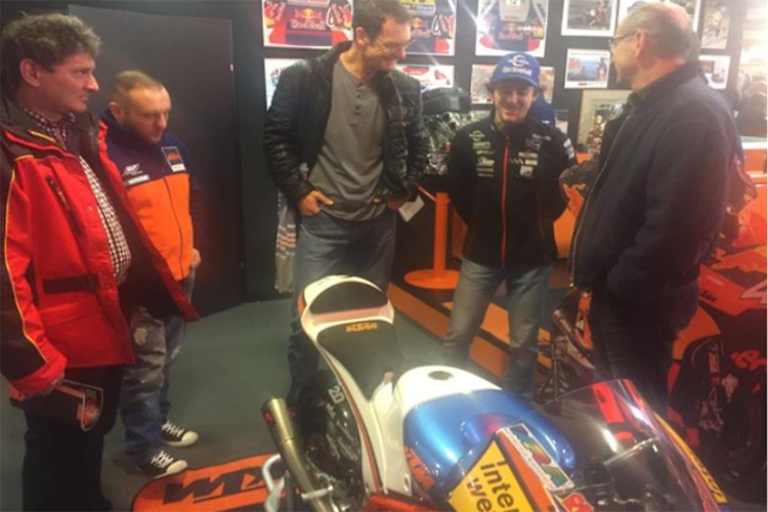 Zudem beantwortete der Bayer geduldig alle Fragen zu seiner KTM