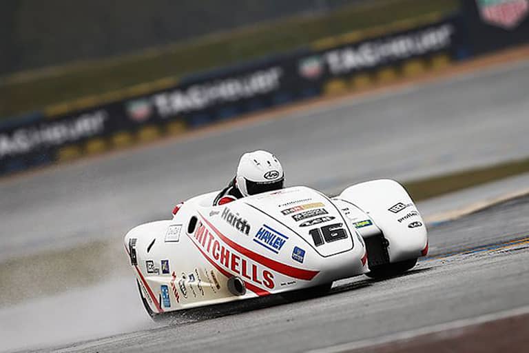 Ben und Tom Birchall in ihrem F2-Seitenwagen