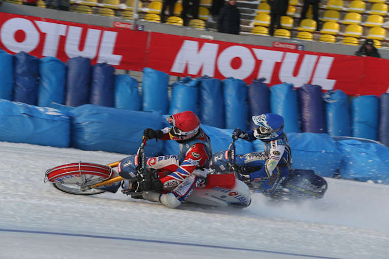 Daniil Ivanov im Kampf mit Dimitry Koltakov