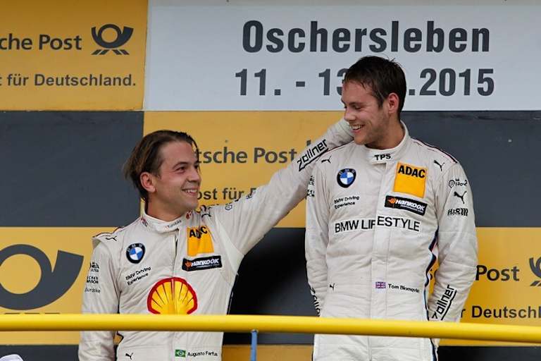 Der Brite neben Augusto Farfus (li.) auf dem Podium