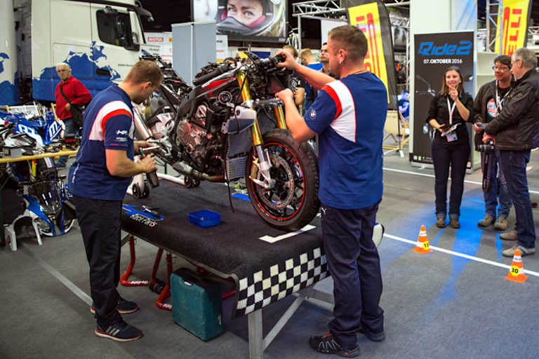 Während des Umbaus und kurz nach dem Zerlegen