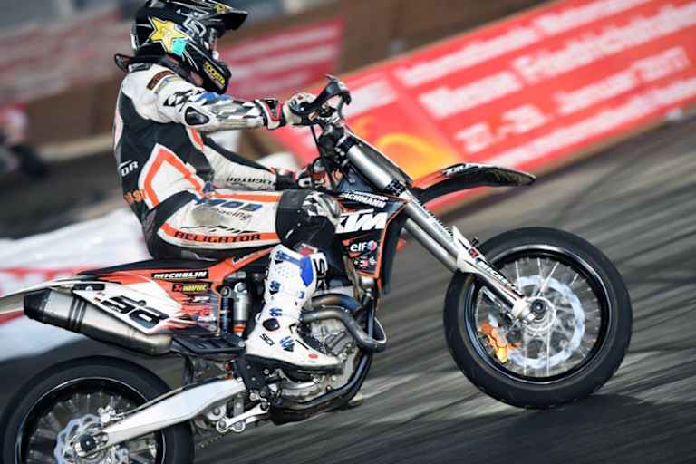 Drei Tage Action mit Stunts, Motocross-Akrobatik, Driftshows, Trial-Vorführungen und Supermoto in der Halle 3