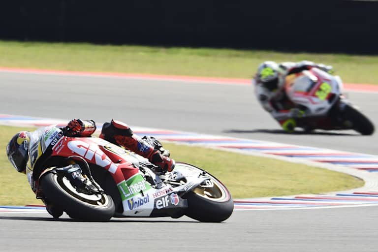 Stefan Bradl (6) hat sich endlich von Andrea Iannone abgesetzt