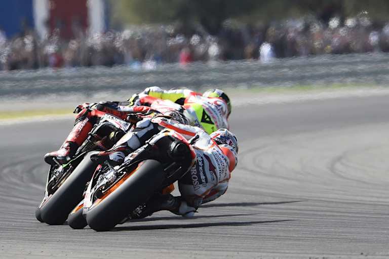 Im Rennen: Iannone (vorne), Bradl und Pedrosa auf der Jagd nach Lorenzo und Márquez